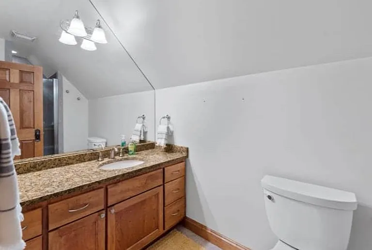 2822 N Shepard Ave #UPPER — Photo 18