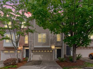 102 Cabernet Dr, Chapel Hill, NC 27516