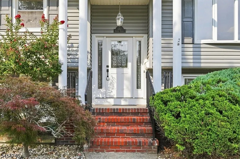 4 bed, 3.0 bath, $6,499 — Photo 3