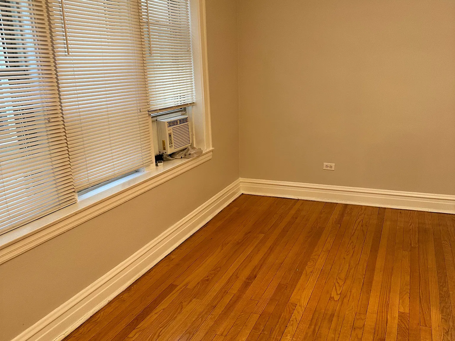 3 bed, 2.0 bath, 1750 sqft, $2,900 — Photo 3