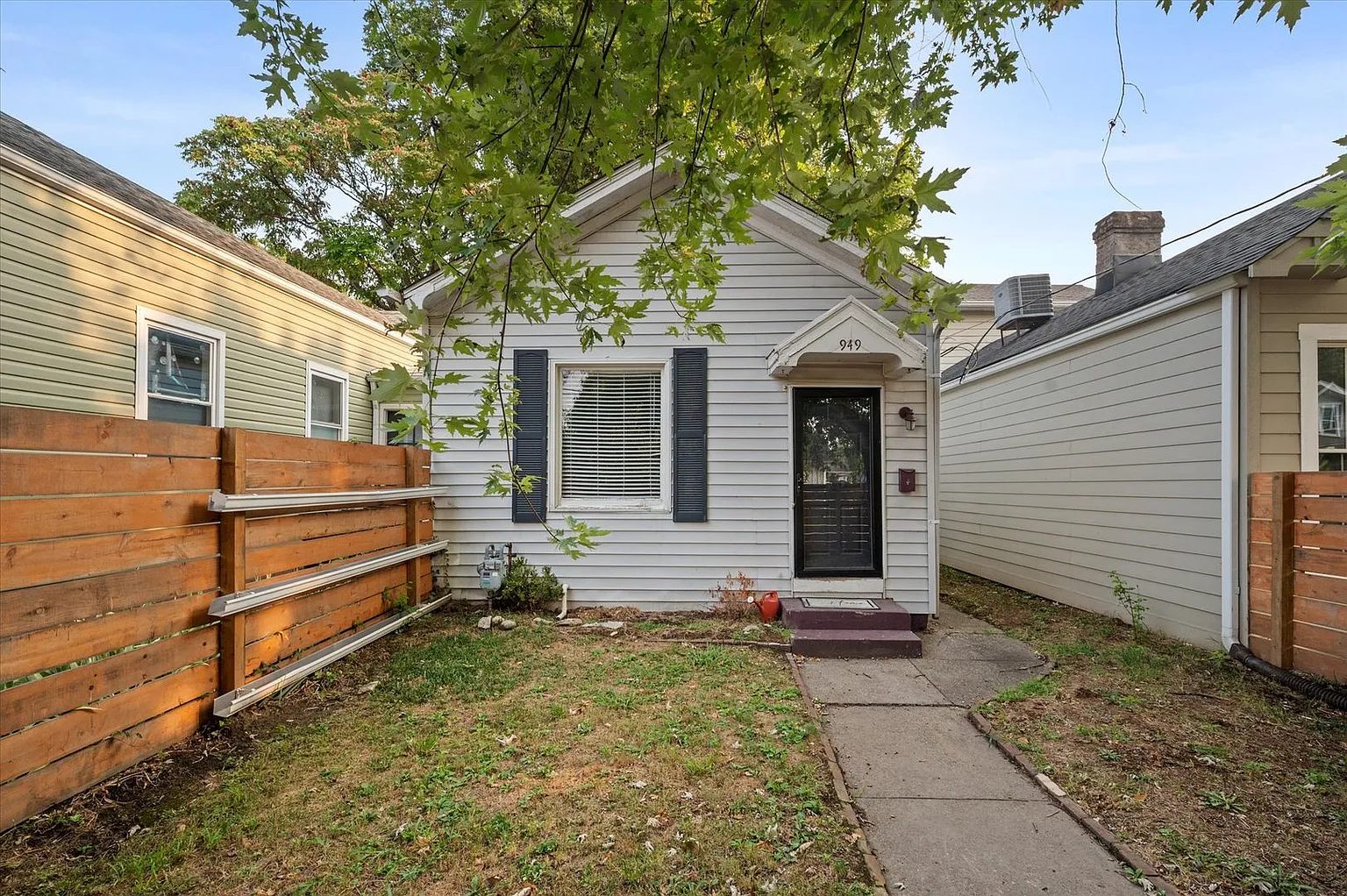 949 Mary St photo 1