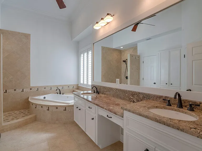 10200 Treasure Island Dr — Photo 14