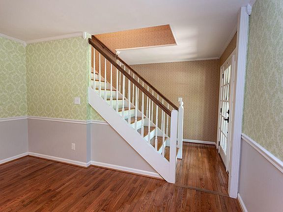 4th image of 3802 Jill St NE
