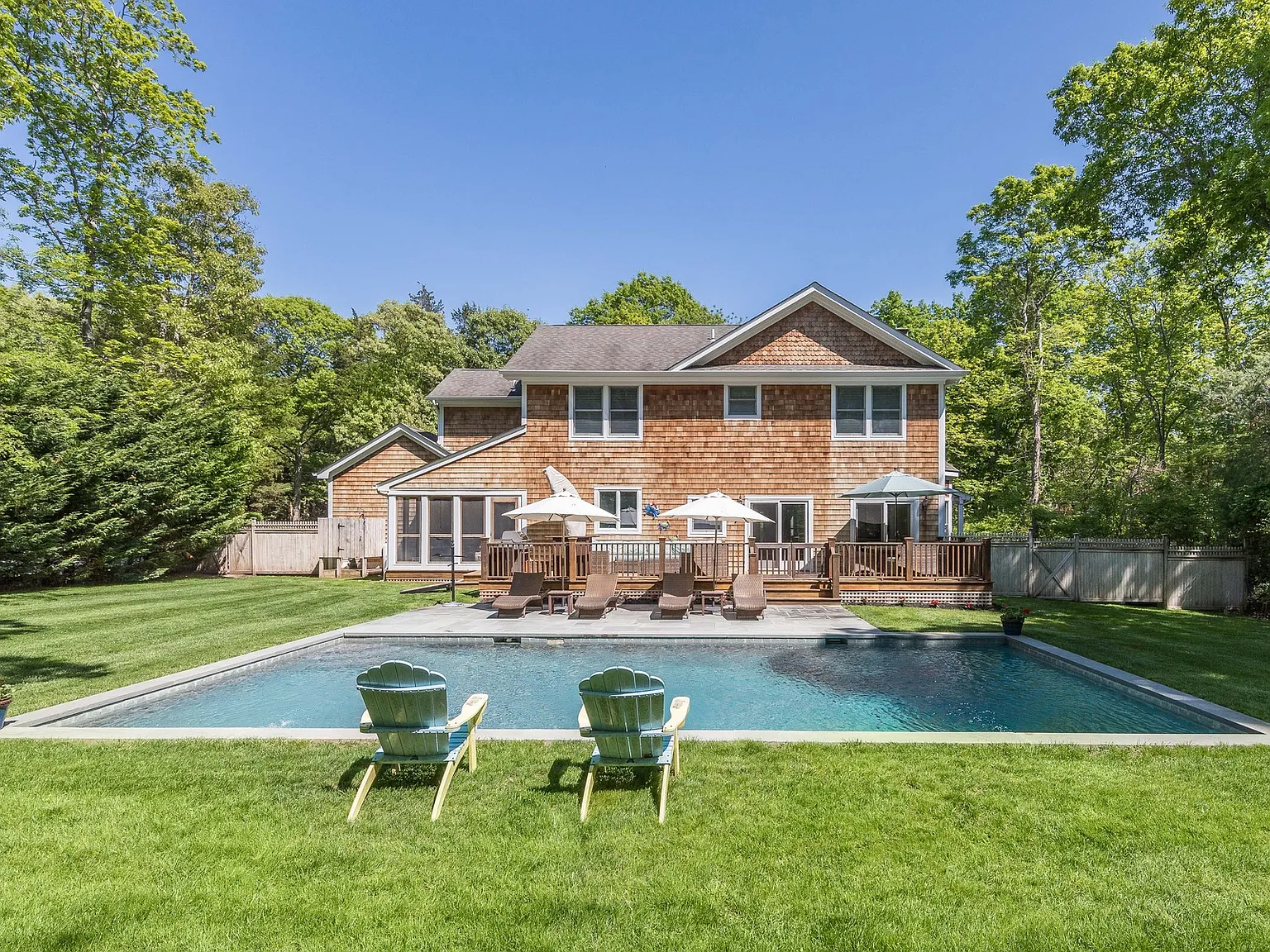 East Hampton Near Bay Beach — Photo 1