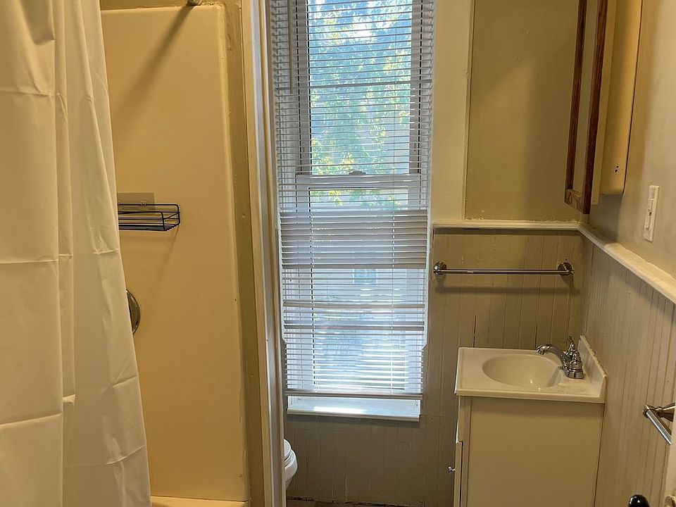 2nd image of 1720 7th Ave APT 4