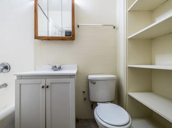 1931 E 71st St 1931-45 E 71st Chicago, IL 60649, 1931 E 71st St #1935-203, Chicago, IL 60649