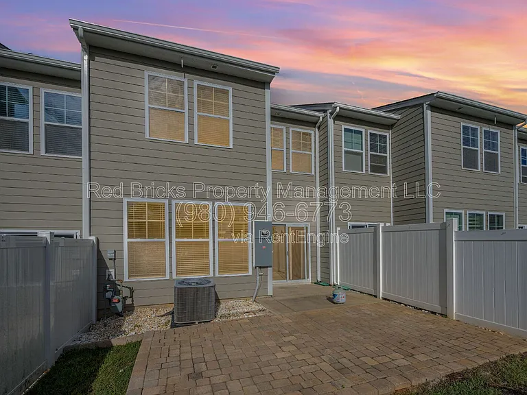 630 Cypress Glen Ln — Photo 21