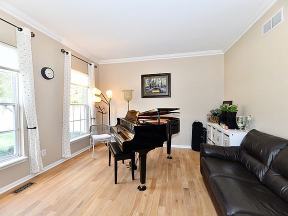 5th image of 9898 Brightwater Dr