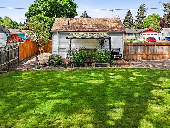 5th image of 4586 Reimann St NE