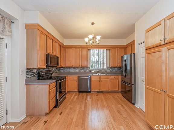 5th image of 501 Saddlebrook Ln