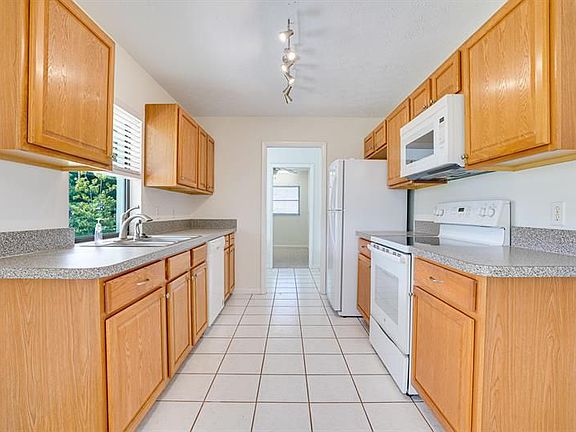 5th image of 774 SE Lighthouse Ave