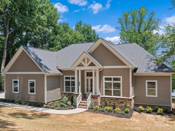 7358 Woodchuck Rd, Denver, NC 28037