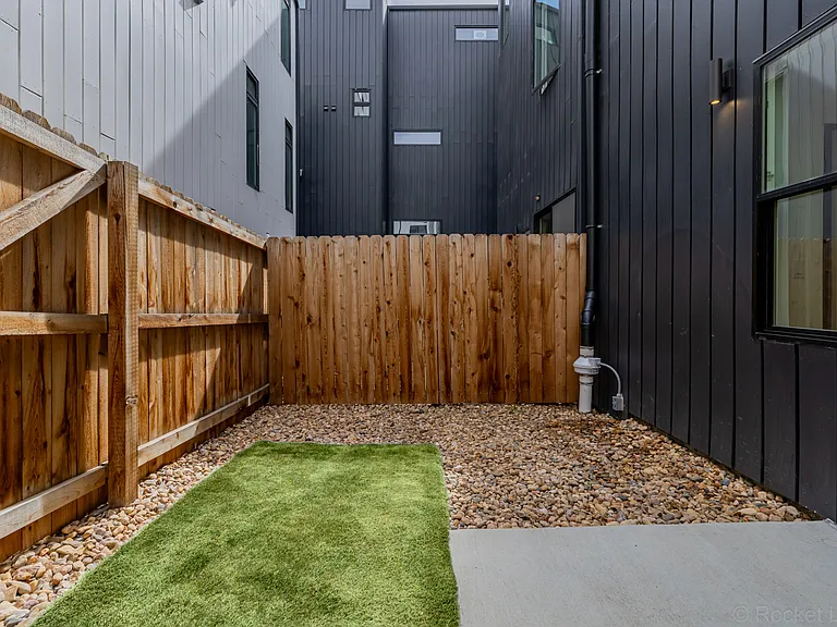 1242 Yates St #2 — Photo 18