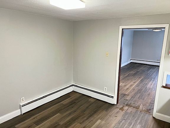 5th image of 1210 W 38th Pl APT 2