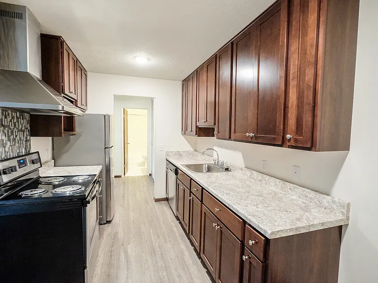 Lakehill Apartments — Photo 27