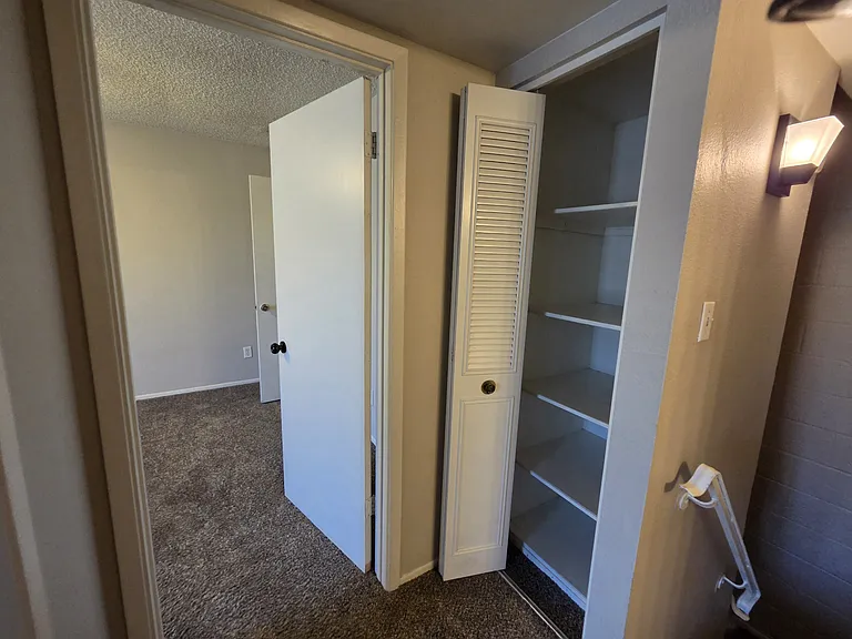 3213 W Royal Palm Rd — Photo 12