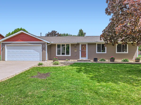 8210 Comstock Way, Inver Grove Heights, MN 55076