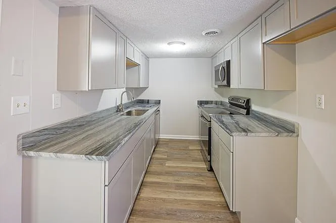 1742 Skinner Ave — Photo 3