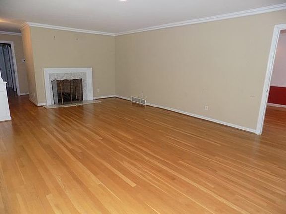 4th image of 616 Capital Ave