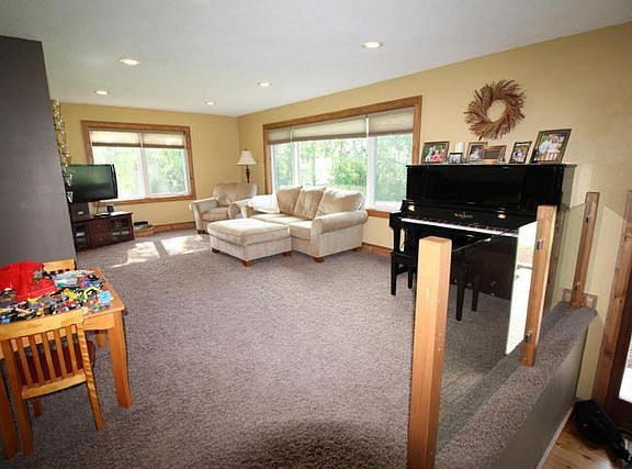 5th image of 501 Woodland Dr