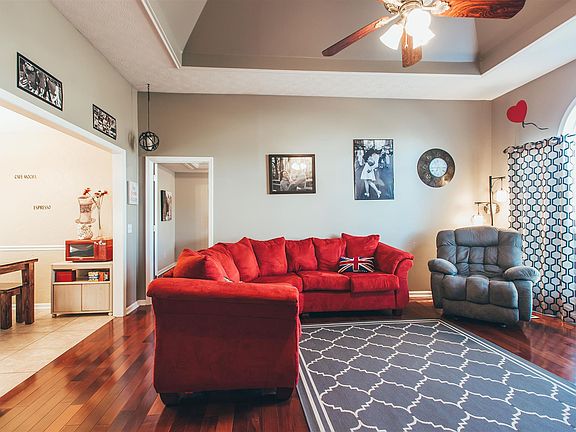2nd image of 204 Hunterwood Dr