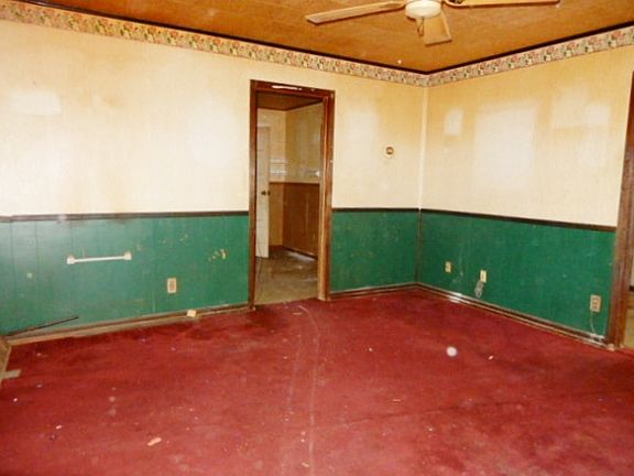 3rd image of 529 NW Parkway Dr