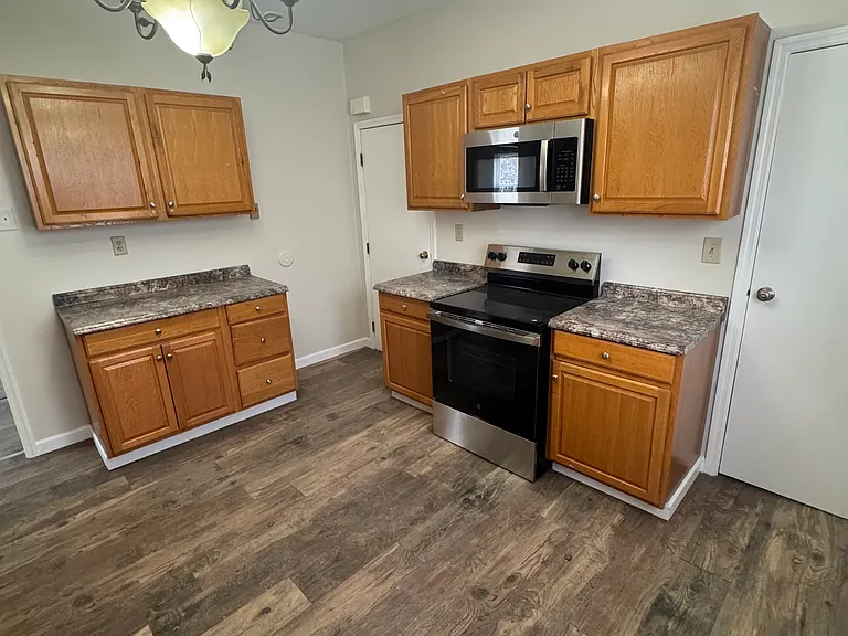 90 Pleasant St #1 — Photo 10