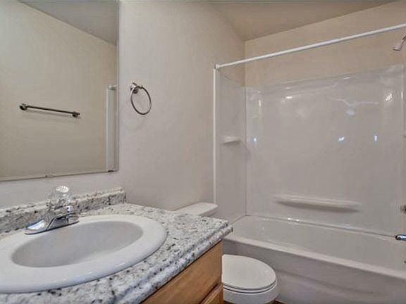 5th image of 4712 Matt Dr APT B