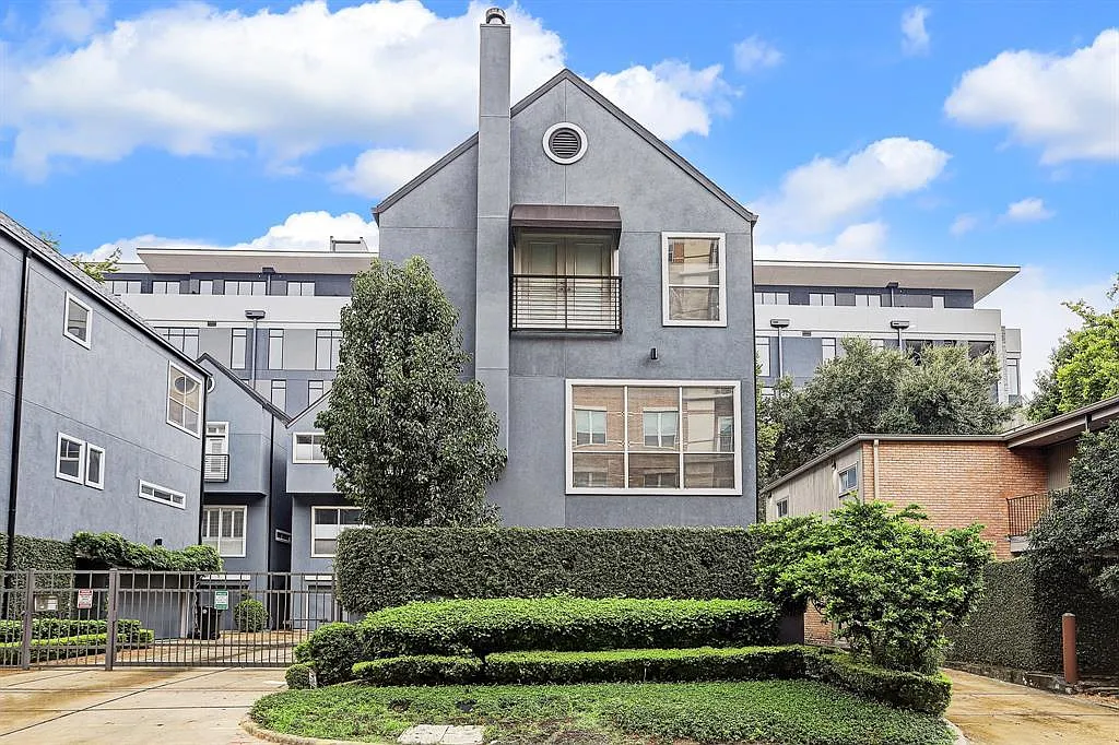 3 bed, 3.5 bath, 2261 sqft, $4,000 — Photo 1