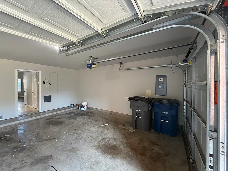 1008 Lucy Ln — Photo 32