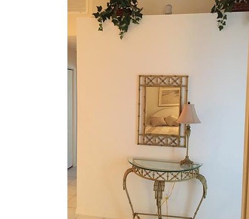 4th image of 5526 Greenwood Cir