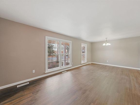 4th image of 12406 Landau Dr