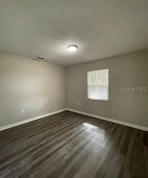 2415 Idlewild St — Photo 8