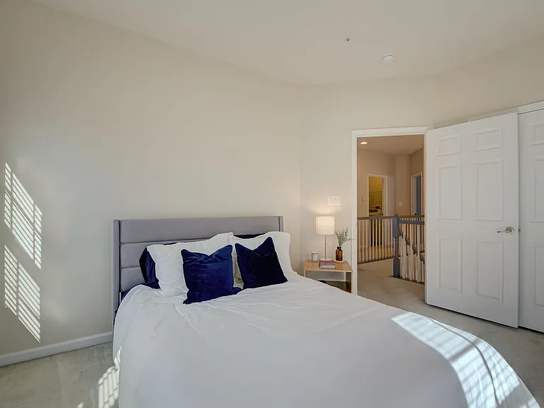940 Hall Station Dr — Photo 24