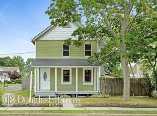 135 Maple Ave, Patchogue, NY 11772