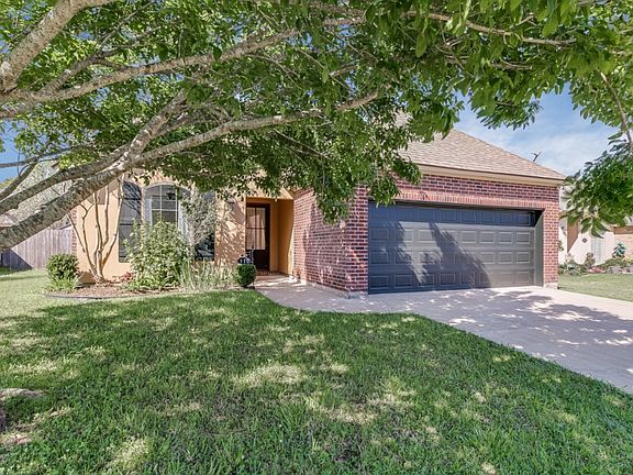 3rd image of 110 Shadowbrook Ln