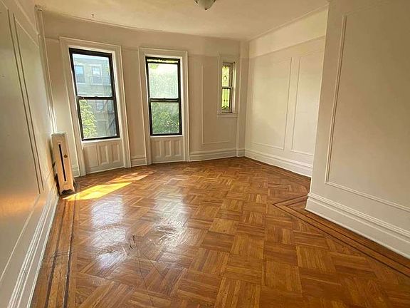 3rd image of 429 Sterling Pl APT 3R