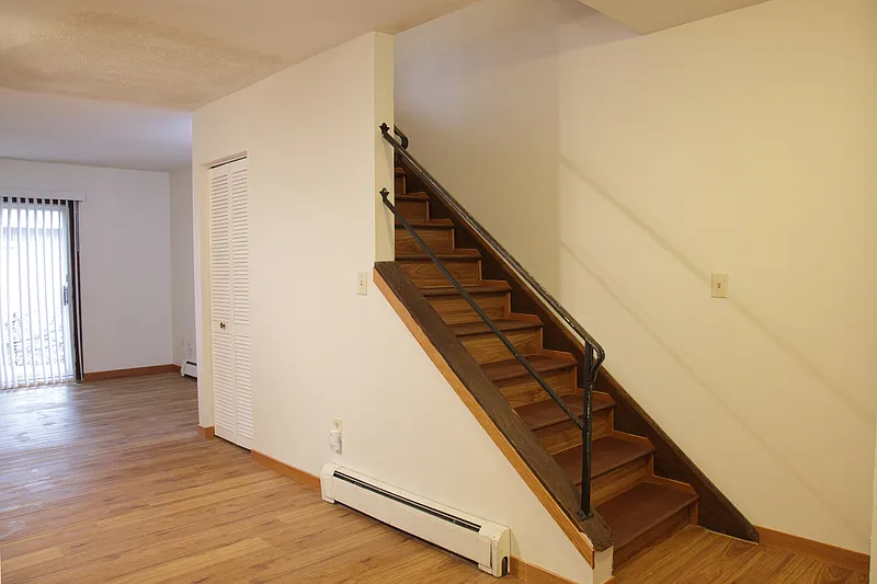 2 bed, 1.0 bath, 1400 sqft, $1,549 — Photo 4