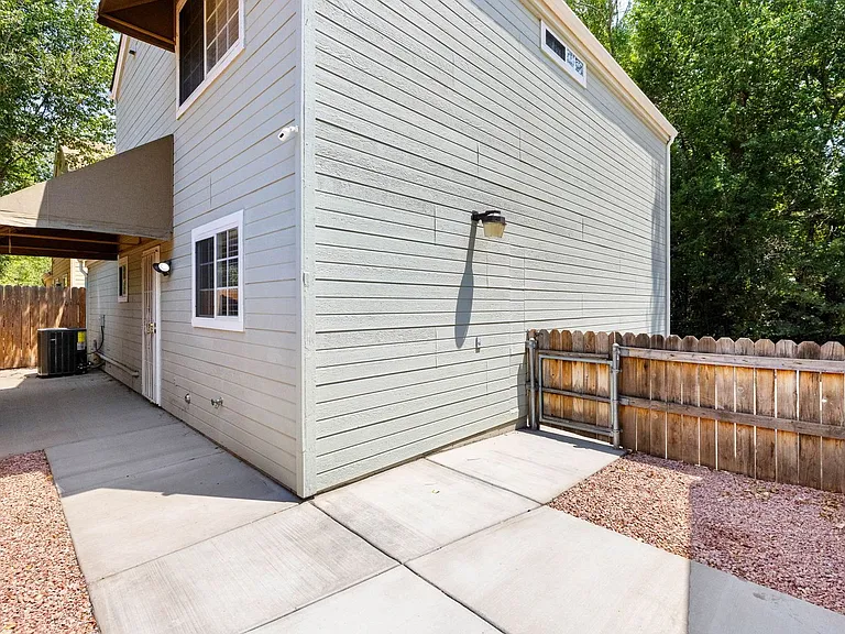 741 Gail Gardner Way #L — Photo 28