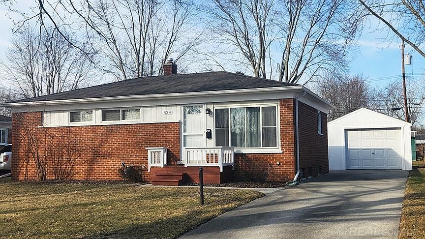 1st image of 824 Carolina Ave