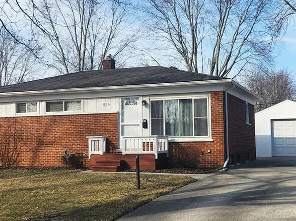 824 Carolina Ave, Marysville, MI 48040