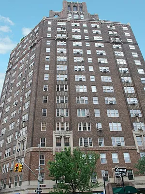 Sold by Sotheby's International Realty | media 18