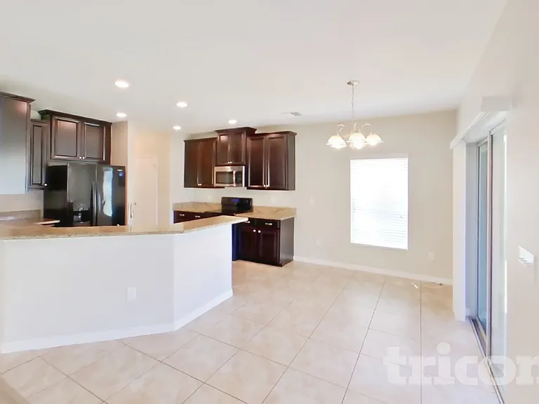 13814 Crater Cir — Photo 4