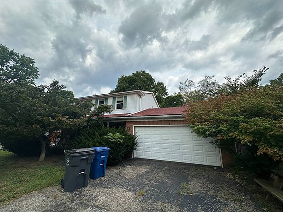 2nd image of 498 Clotts Rd