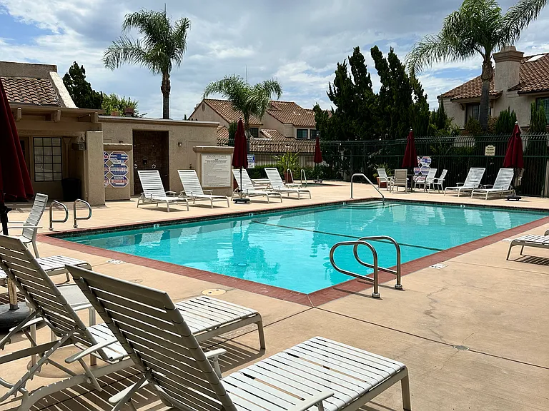 402 Country Club Dr #B — Photo 35