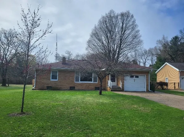 5867 Dowling St, Montague, MI 49437