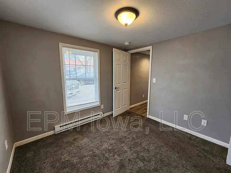 609 1st St W #E — Photo 11