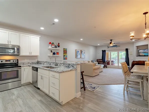 918 Tuscany Dr #1E, Camdenton, MO 65020