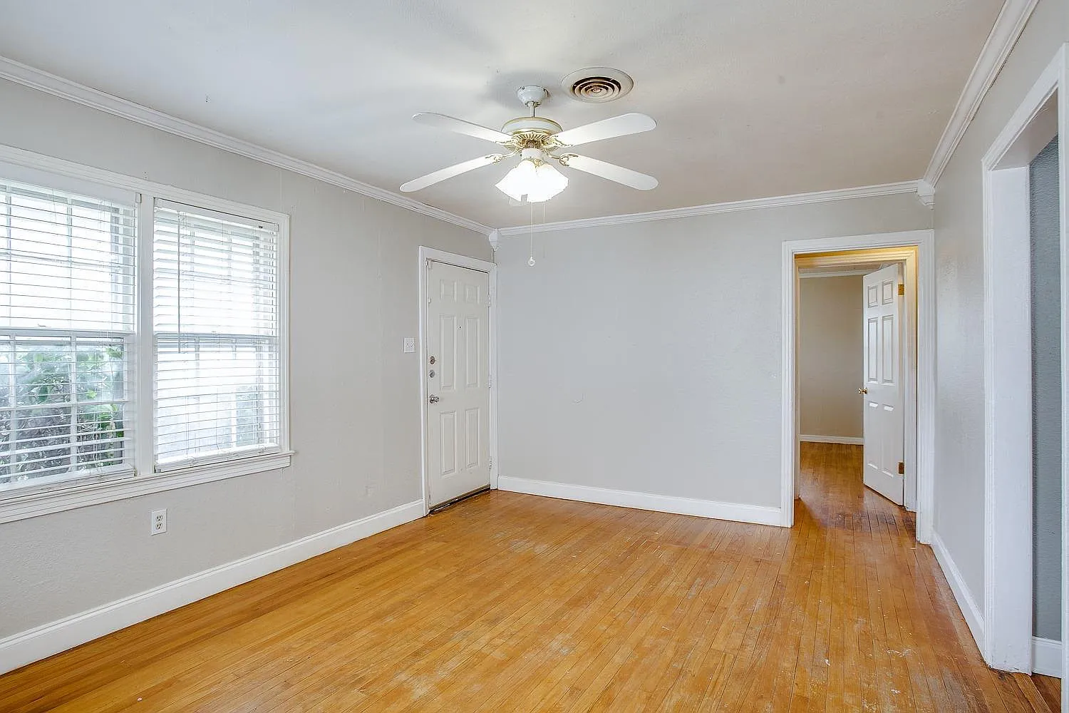 3 bed, 2.0 bath, 1648 sqft, $1,300 — Photo 4