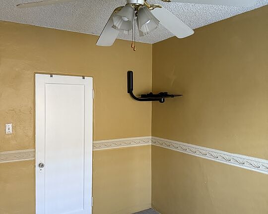 4th image of 1457 W 92nd St
